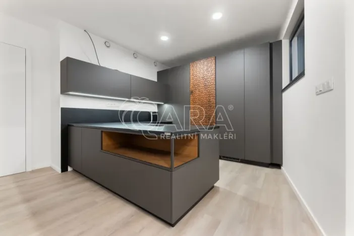 Pronájem bytu 4+kk, Praha - Hloubětín, Mandloňová, 174 m2