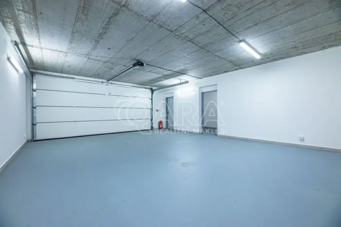 Pronájem bytu 4+kk, Praha - Hloubětín, Mandloňová, 174 m2