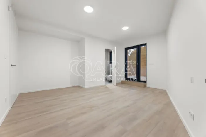 Pronájem bytu 4+kk, Praha - Hloubětín, Mandloňová, 174 m2