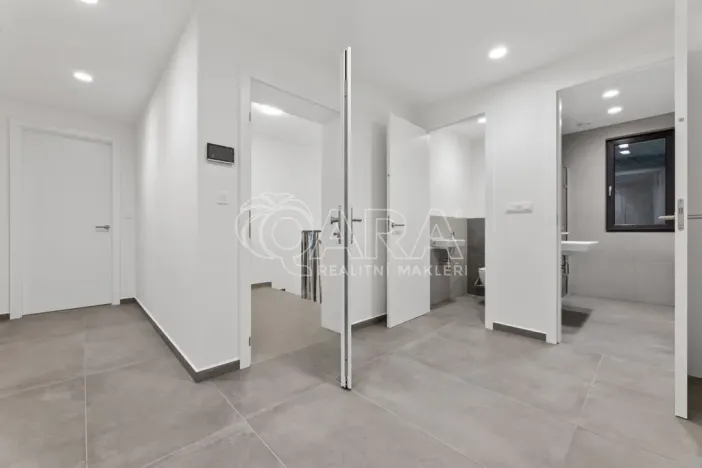 Pronájem bytu 4+kk, Praha - Hloubětín, Mandloňová, 174 m2