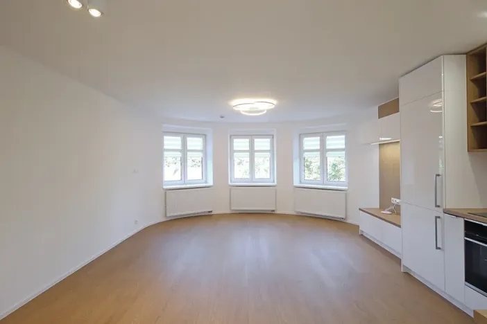 Pronájem bytu 2+kk, Liberec, Šafaříkova, 57 m2