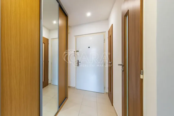 Pronájem bytu 2+kk, Praha - Háje, Plickova, 42 m2
