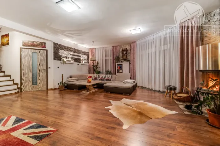 Prodej rodinného domu, Jesenice - Horní Jirčany, 230 m2