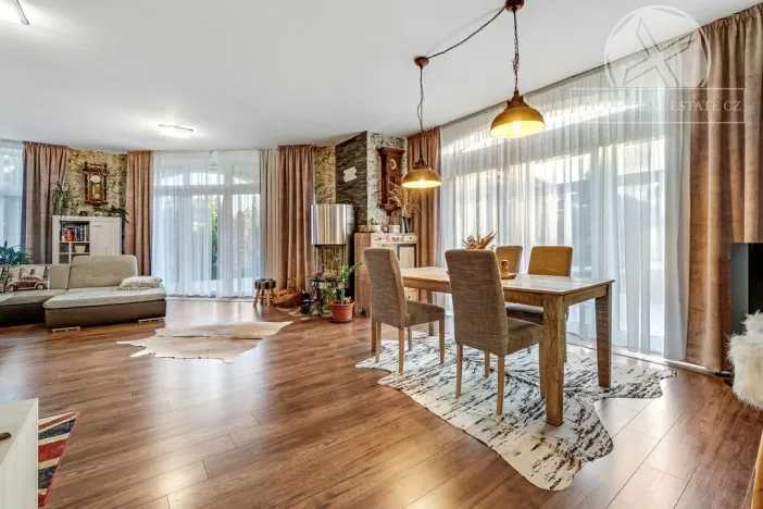 Prodej rodinného domu, Jesenice - Horní Jirčany, 230 m2