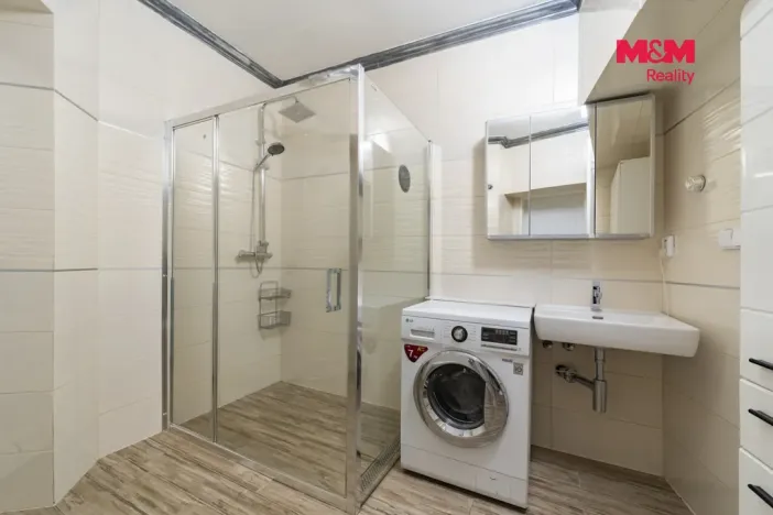 Prodej činžovního domu, Karlovy Vary, nábřeží Jana Palacha, 340 m2