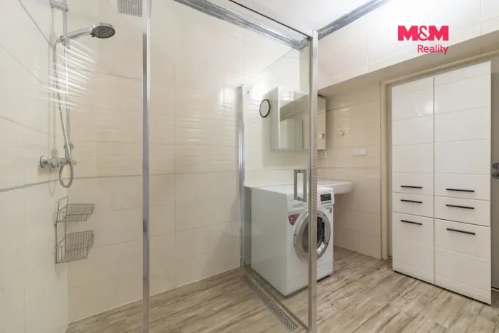 Prodej činžovního domu, Karlovy Vary, nábřeží Jana Palacha, 340 m2