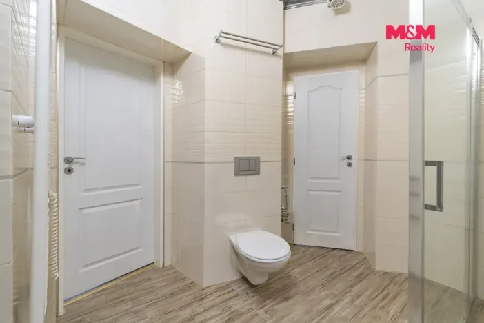 Prodej činžovního domu, Karlovy Vary, nábřeží Jana Palacha, 340 m2