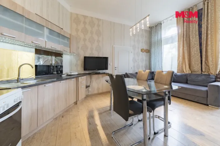 Prodej činžovního domu, Karlovy Vary, nábřeží Jana Palacha, 340 m2