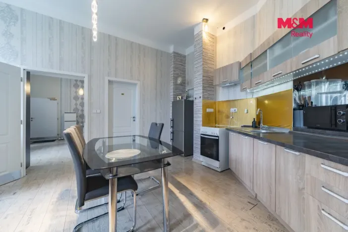 Prodej činžovního domu, Karlovy Vary, nábřeží Jana Palacha, 340 m2